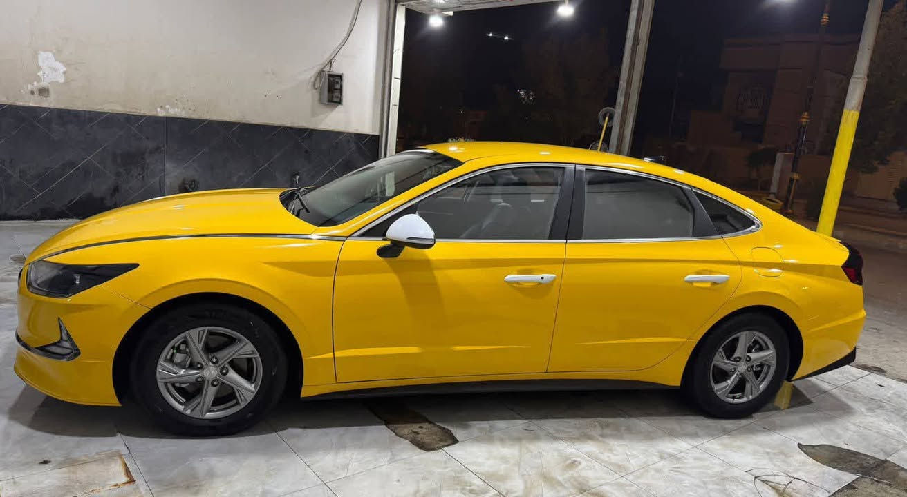 السلام عليكم :

🚗 للبيع |  سوناتا 2023 وارد كوري دخول جديد على ايدي قبل شهرين  | رقم واسط | سنوية جديدة بأسمي التحويل ثاني يوم . 

المواصفات:

• محرك 2000 / غاز  ابلادي فقط 

• ⁠( السيارة على ايدي ما مشتغلة ابد خط جوال  )  
 كشنات جلد

• مري قلاب مثبت سرعه 

.نظام تحديد مسار 

. هاندبريك بصمه + اوتو هولد للتوقف في الازدحامات 

الحالة: تبديل جاملغ + بنيد بالعراق

والباقي ع وضع كوريا . 

📍 الموقع: واسط

للاتصال : ***********
