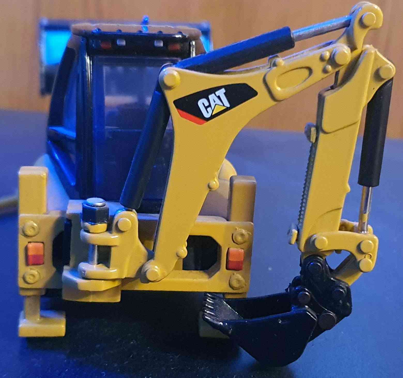 السلام عليكم
متوفر قطع 1:50 ماركات اصلية و قطع مميزة 
الاسعار ع الخاص


**إذا كنت صاحب هذا الإعلان وتريد حذفه لأي سبب، رجاءا أرسل رسالة إلى الدعم الفني**