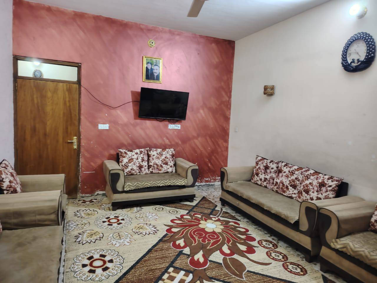 سلام عليكم دار لبيع المساحه ٢٠٠م حي الأسرى الزراعي شارع الميلاج يحتوي على غرفتين نوم وصاله ومطبخ وصحيات واستقبال طابو زراعي سند ٢٥ البناء بلوك سكف كونكريت درجه اولى  مكلف بل نشر لستفسار تصل على الرقم ***********
