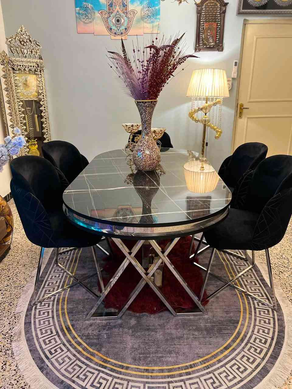 ميز طعام مرمر جديد 6 مقعد سعر 425 تواصل ***********
