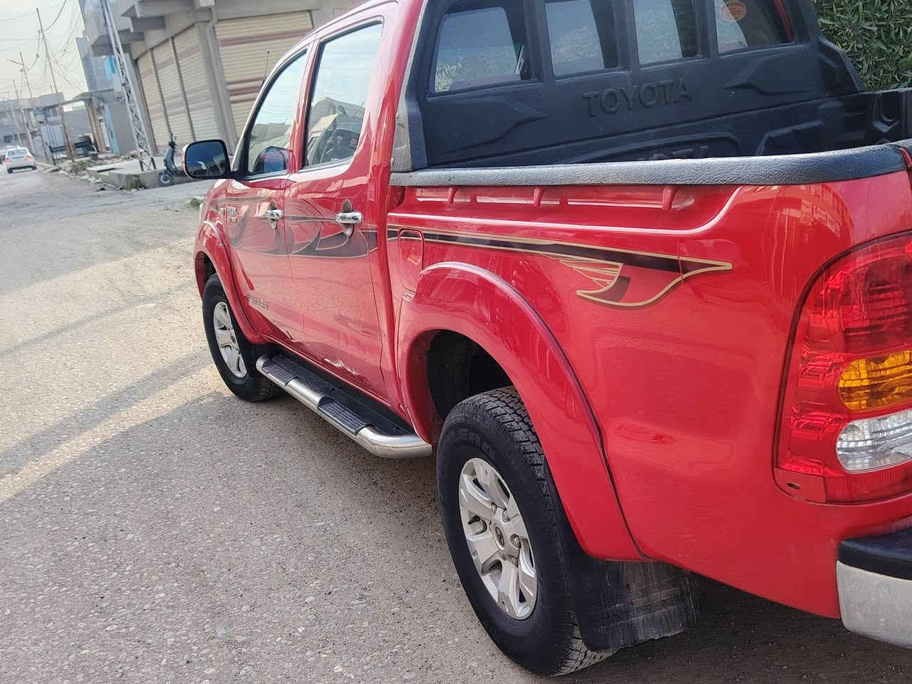 تويوتا هايلوكس
2010
فور ويل رقم اربيل 
بدون صبغ كير ومحرك شرط 
مكفوله سياره وضع شركه 
السعر 182
للاستفسار ***********
***********
مكان السياره الموصل الايسر
