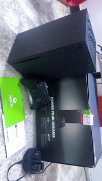 اكس بوكس سيريس اكس ( نسخة الجلاكسي نسخة محدودة ) المساحة 2T الكارتونة ...