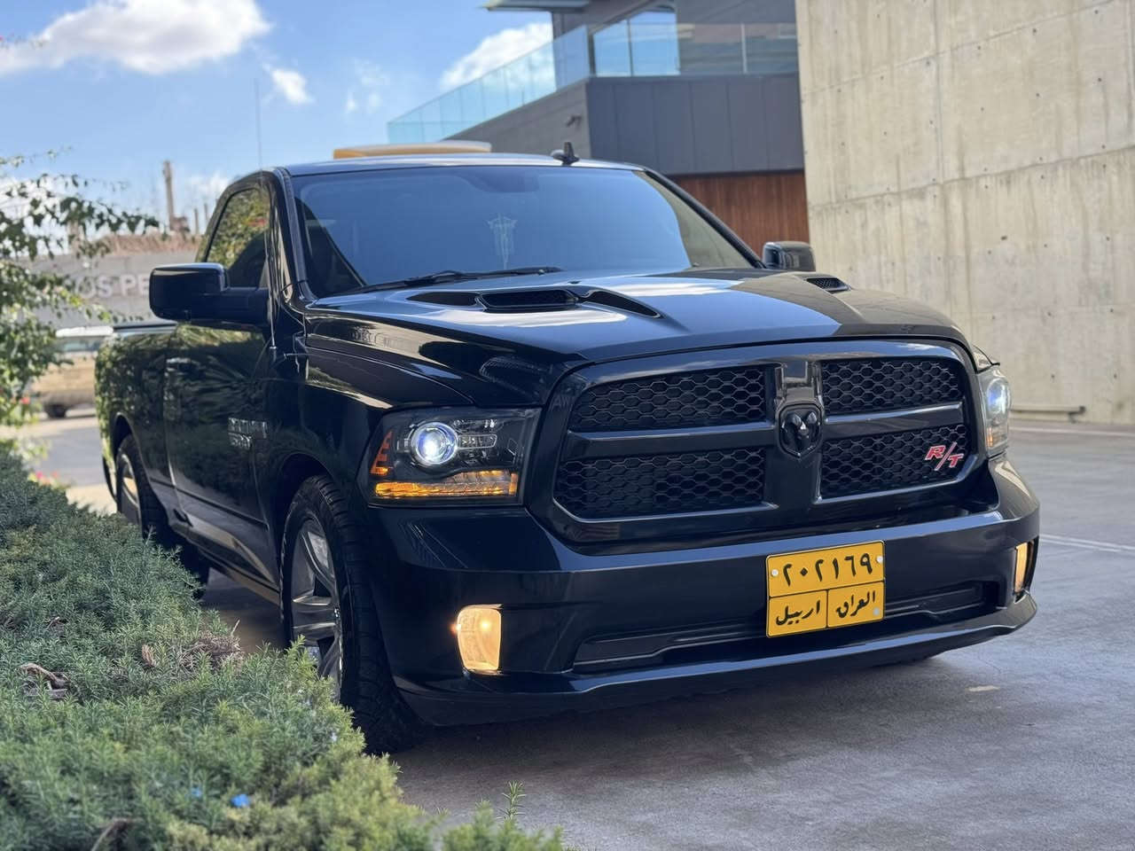 سلام عليكم
دوج رام كلاسك R/T 2017 5.7 

مواصفات سياره فول 

كامره خلفي
وياله حجم ٢٠ بلادي كروم
سبايدر خلفي
غلاف بدي امريكي اصلي
بك لايت ليد
لايت امامي زنون ادابتڤ
اشاير مري
تشغيل عن بعد
بصمه 
كشنات تدفئه
ستيرن هيتر 
جلد + كنتارا srt كهربائي
كيجات الكتروني
بعد هواي مواصفات

سياره عليه تزويد امريكا 
دبلات و لويات ايباغ eibach
هدرز شورت 
بلكات ngk امريكي ريسنك
فيت بمب ريسنك
برمجه امريكا

عليه أدامه كامله دهن مي راديتر تايرات جدد باسمي سياره تحويل وكاله نفس اليوم رقم اربيل

ضرر سياره 1 قطعه جاملغ امامي جهة سايق بدون شواصي و دواخل بشرط
ماشيه ٦٧ الف ميل محرك كير بشرط 

موقع سياره سليمانيه

للاستفسار او طلب 
***********
***********
