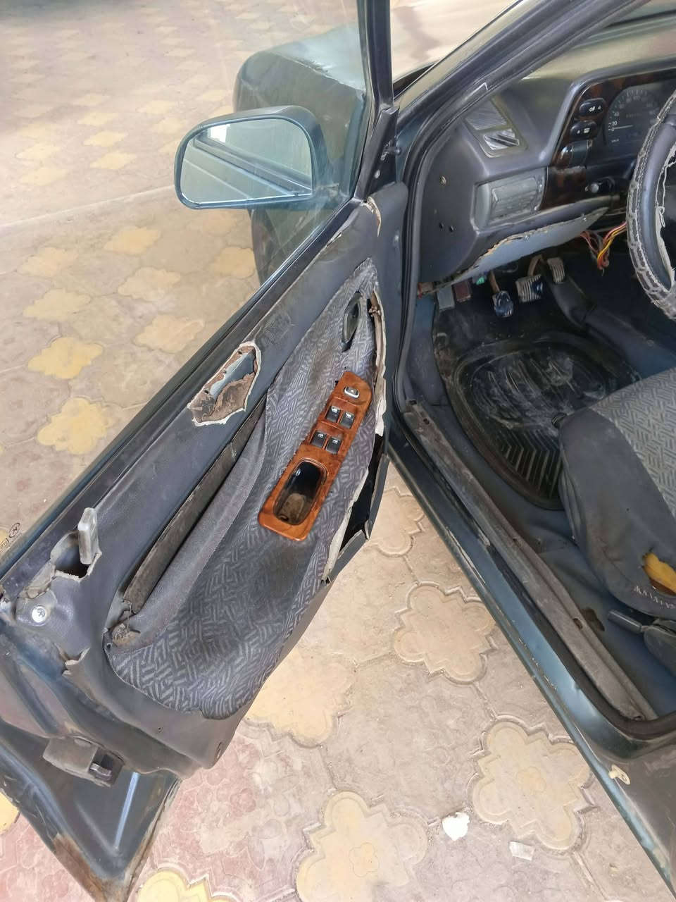 دايو سلو موديل ٩٦ كير عادي تخم تاير كير محرك جددد نظيفات رقم بغداد طرف ثالث وكاله تداور سياره بسمك ثاني يوم  مكلف بنشر اتصل ***********.   سعر 22 وبيه مجال
