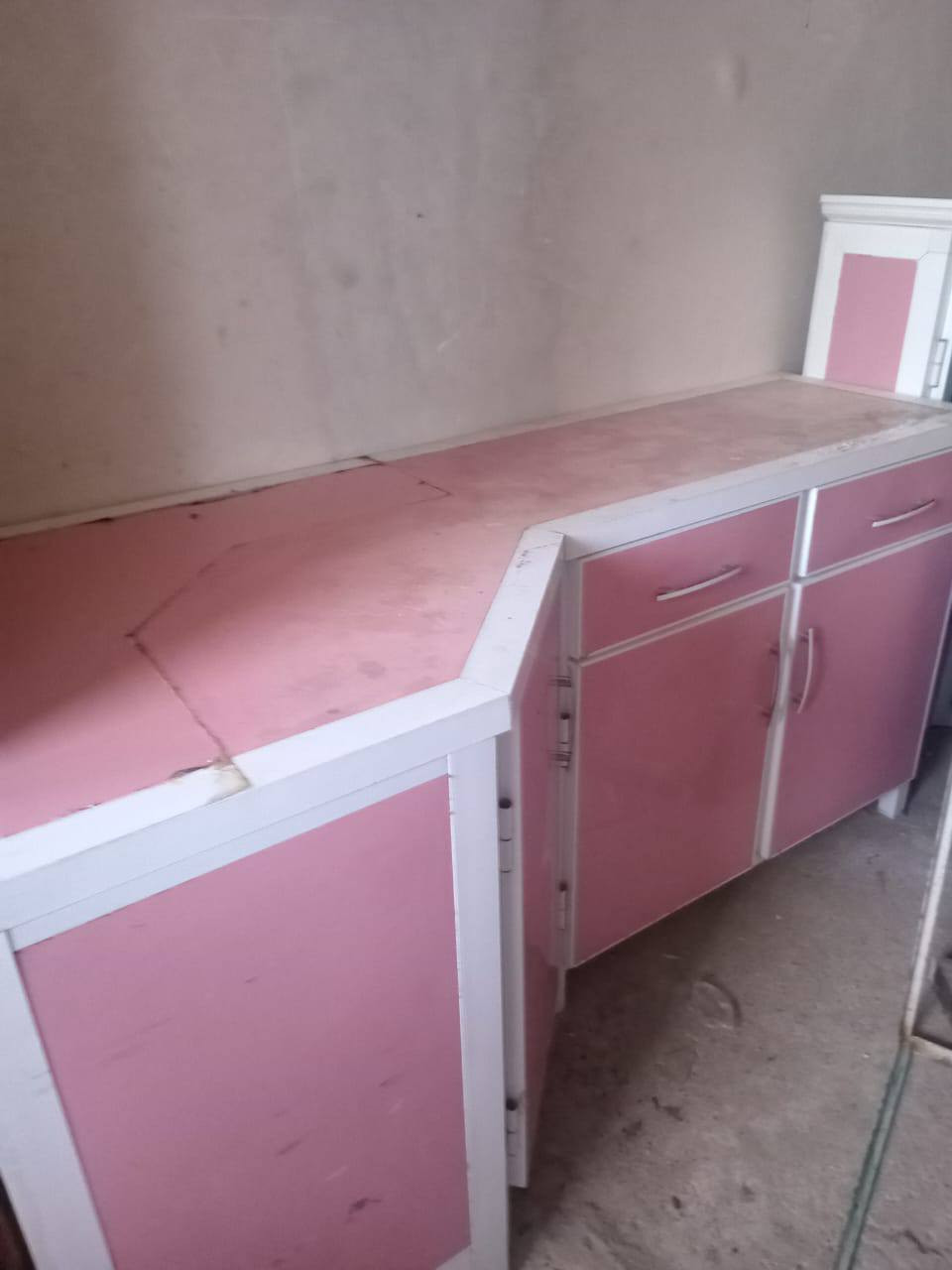 اغراض نضيفة للبيع عنواني كركوك اشتري وابيع اي حاجة منزلية تصل***********
