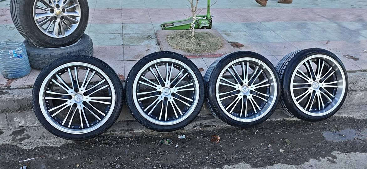 ئەم ویلانە بۆ فرۆشتن زۆر خاوێنن مالی دۆستە لۆک لۆکن✅
ناونیشان - سلێمانی تێرمیناڵی شارەزور فرۆشگای شارباژێر ✅
حەجمی ١٩ دوو سایزە زۆر جوان و بێ عەیبە✅🇯🇵
ژ. م *********** 
ژ.م ***********
