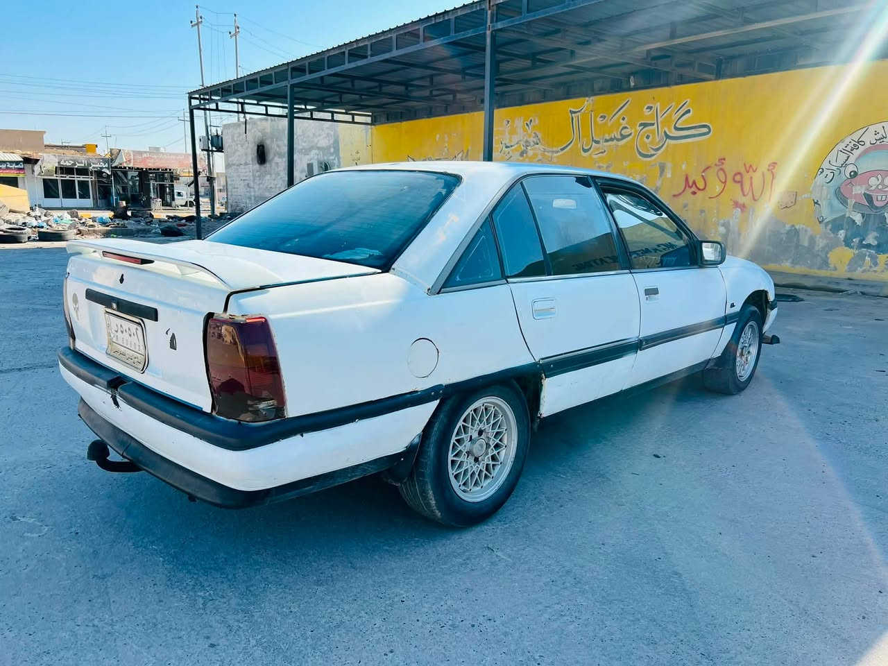 السلام عليكم اوبل اوميكا موديل 89 سياره كير ومحرك شرط لا تنقيص ولا تبخير محوره كابريتر يعني قطاره مال بانزين وتنسه شي اسمه عطلات وصدرها الخلفي بعده جديد صدر امامي نص عمر كهربائيات كلها شغاله غرفتها جديده مثل ما موضلحكم بل صور وبيها شاشا ونشرات مرتبه سياره ما ناقصها بس خيالها ورقم صلاح الدين شرط التحويل واعتذر عن القصط ول وعده 🙏🏻 *********** هاذ رقمي للستفسار السعر (28)  وبيها مجال شي بصيط مكاني صلاح الدين
