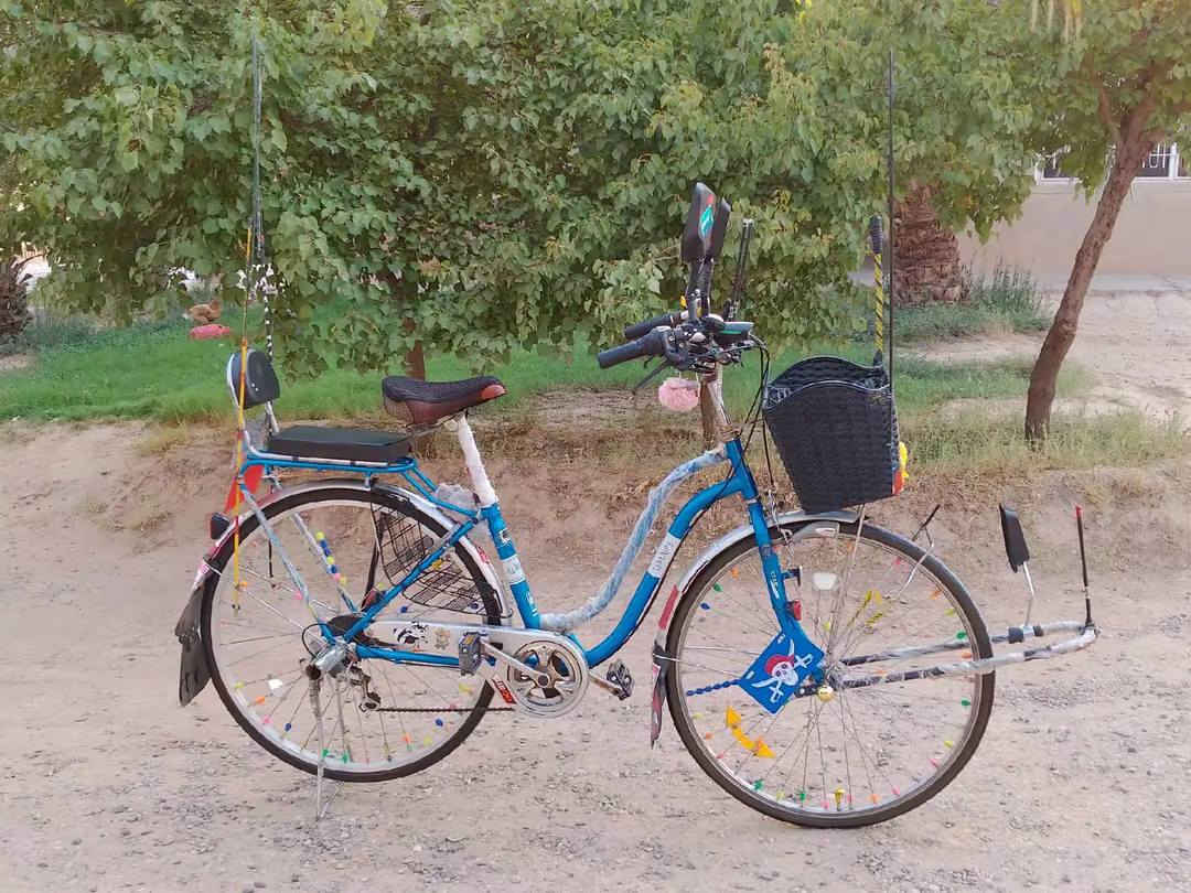 السلام عليكم بيسكل للبيع حجم 27 جديد بيسكل نضيف حيل السعر 145وبيه مجال الاتصال عل رقم ***********
