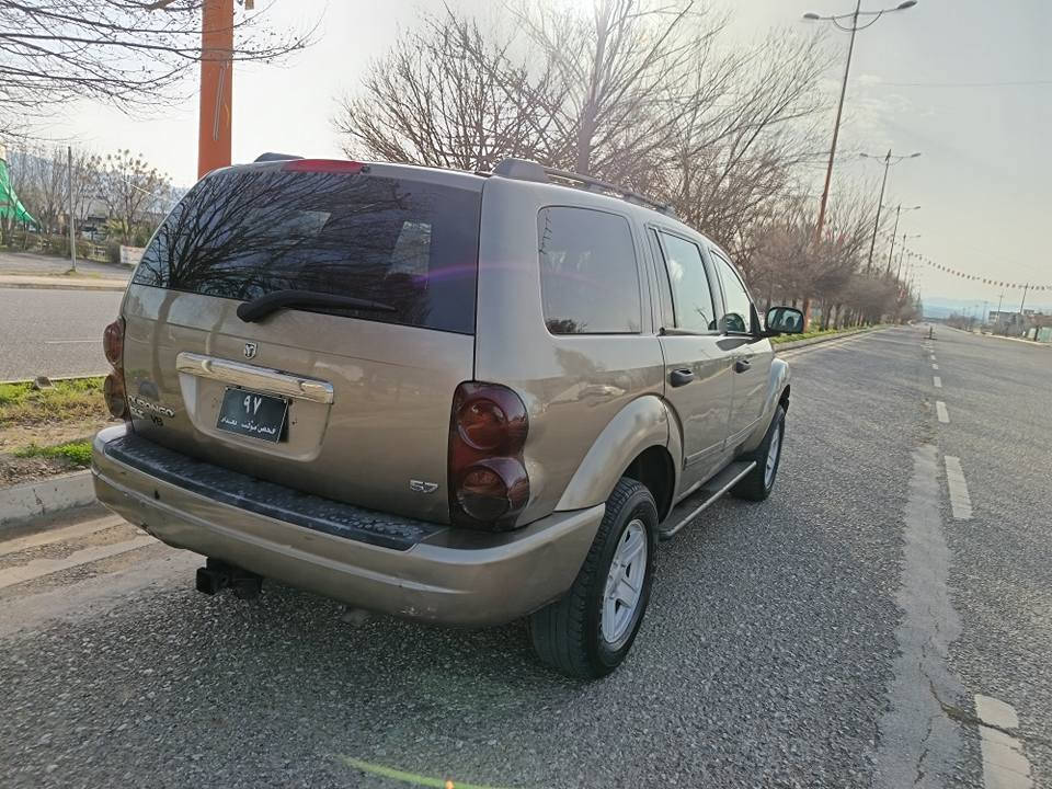 دۆج  مۆدیل ٢٠٠٦ هەمووکیانێ تازەیە ەعمێ نیە فول مواسەفات جرکەێ تیانیە
سعر 40گەلاو معامەلە گۆڕینەوەش
***********
*********** السليمانية, العراق
