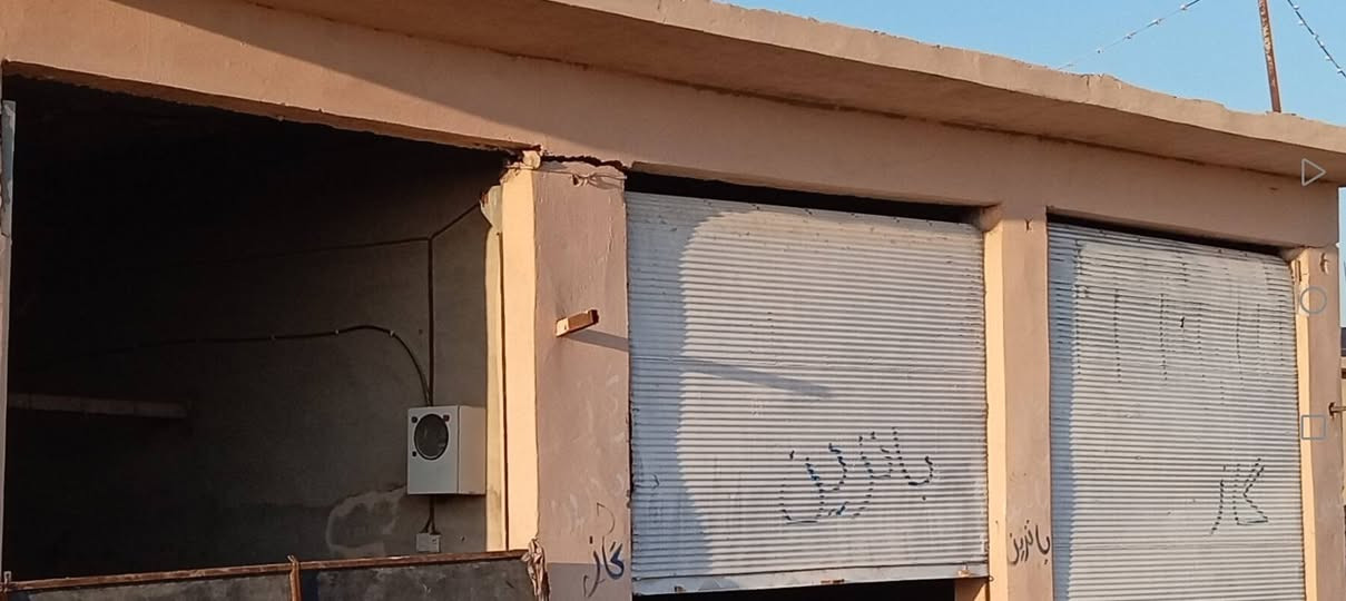 محلات للبيع سعرالمحل سبعه مليون     الموقع  الشارع العام 

 مدخل العباسي قرب مسجد السلام 
***********
