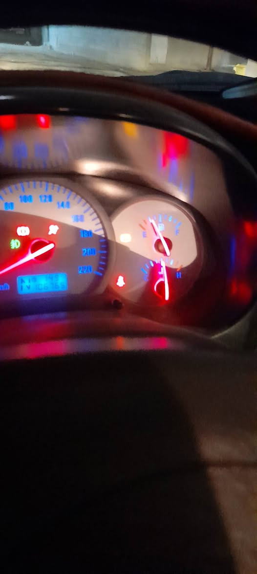 السلام عليكم شيري تيكو للبيع م/٢٠١٢ بسمي ماشيه/١٠٦ لون رصاصي رقم انكليزي بسمي السياره جاهزه كير ومكينه جيده جدا تبريد وتدفئه دوشمه جديده صدره جيد السعر /٥٨/وبيهه مجال ملاحظة السياره مرات اتنقص مي ما اجيك اني الهاتف /***********/ بغداد
