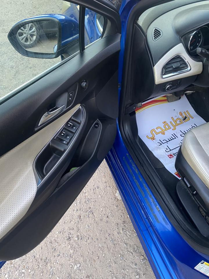 السلام عليكم شوفرليت كروز وارد موديل 17 رقم بغداد بأسمي  محرك 1500 تيربو مواصفات LT. ماشية 172.000 km قابل للزيادة. كير محرك مكفول. تبريد ثلج  مي راديتر زيتي اصلي مبدل العام . السيارة شتاء وصيف الحماوة ثابتة. بانزين محسن لو عادي متدك دوانز اني للامانة اراوس بين العادي والمحسن ( سبير وعدة كاملة وطفاية ) دهن جديد مماشي عليه اقل 500 كيلو 

الضرر . قطعتين  جامرلغ عكس السايق وبنيد بدون دواخل 
راديترات ومراوح بلاديات نفسهن مال شركة ( ايرباك دشبول وستيرن طاكات ) 

وبيها بلعراق.  موضحة بالصور طخات بسيطة باقية على طختهم  

مواصفات. 
فول بصمة. تشغيل وابواب وصندوك 
تشغيل واطفاء عن بعد 
كشنات جلد 
كشن السايق كهرباء 
تدفئة كشنات 
داخل لونين 
فول تحكم ستيرن 
شاشة تدعم كار بلي 
ليد نهاري ليلي 
اطفاء ذاتي عند التوقف 

نواقص. ( صدرها نص عمر ينراد اله  ترتيب )

متواجد  اتصال او فيس بوك 

سعرها 87

***********

مكانها بغداد قرب جامع النداء
