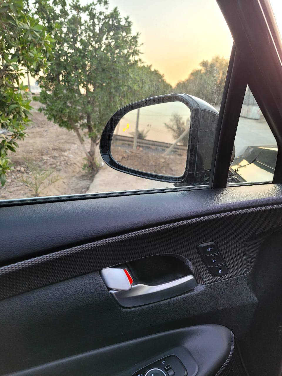 السلام عليكم
للبيع سنتافي 2019 vip. اربيل الدولي  وارد امريكي
كامل مواصفات VIP
مكينه ٤ سلندر
بانوراما 5 راكب
بصمه تشغيل مع بصمة ابواب عدد  4 

نضام دفع Htrac دفع رباعي ذكي  
كامرات 360  ( 5 كاميرات محيطية) 
صندوق كهرباء 
شحن وايرليس مع داتاشو رقمي
مقاعد اماميه خلفيه تحكم كهرباء مع تدفىء وتبريد مقاعد امامي مع تدفئة الستيرن
كشنات جلد ماروني واسود
مري شفط مع فتح وغلق السياره مع اضاء في المري والبوب مخفي 
اضويه زنون عالي ناصي مع الاضاءة الداخليه LED
مداخل Type-c و USB 
وضعيات قياده  
Normal sport  smart 
هاند بريك كهرباء مع نظام نزول منحدرات وحساسات خلفيه اماميه مع شحن وايرلس
تخم تاير حجم ١٩ + صدر جديد + بطاريه 
كير ومحرك جديد.
ضرر دعاميه وصورها منشوره
سعرها 167
مكان السيارة بغداد 
***********
