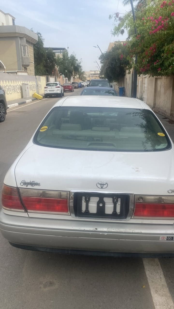 ملكة دكمه وحدة فيفيتي المكينة قرار ١٠٢ باقي فقط الكمرك بصرة السعر ٩٥ للتواصل ***********
