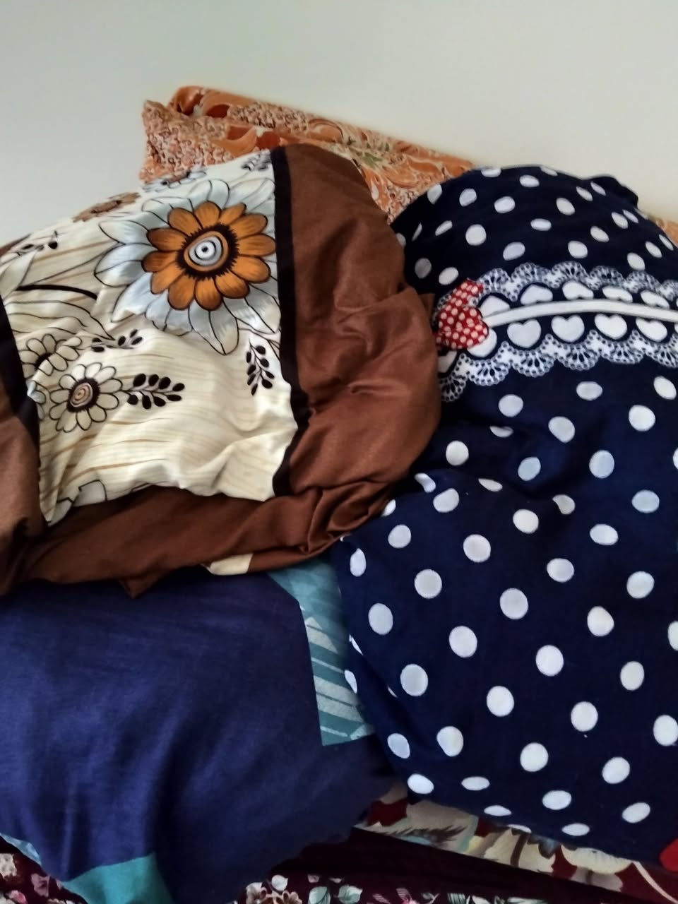 السلام عليكم عندي هذن منادر ولحف ومخاد ونزلات منو يشتريهن شاهد الله عليه كلهن نضيفات


**إذا كنت صاحب هذا الإعلان وتريد حذفه لأي سبب، رجاءا أرسل رسالة إلى الدعم الفني**