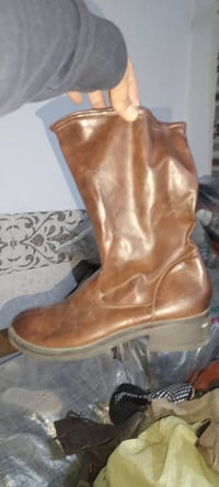 شباب عندي احذيه باله نسائي جلد أيطالي و اطفال عارضهن للبيع   استفسار ا...