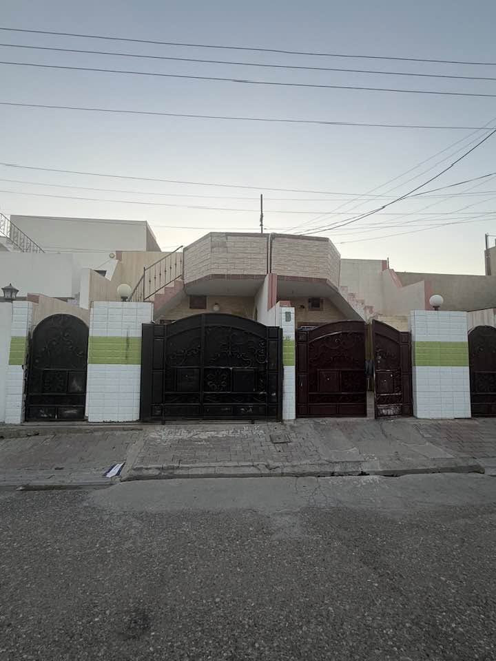 عقار للبيع✨✨

بيتين للبيع طابو صرف كل بيت ١٠٠ متر المجموع ٢٠٠ متر بيت نضيف 

كل بيت يحتوي على هول و مطبخ مدموج و غرفة وحده مع الصحيات 

الميزه في هذه البيت يحتوي على حديقة ١٠٠ متر 

بيت تجاري 

الموقع:حي العسكري قرب جامع الرحمة 

للاستفسار: ***********
