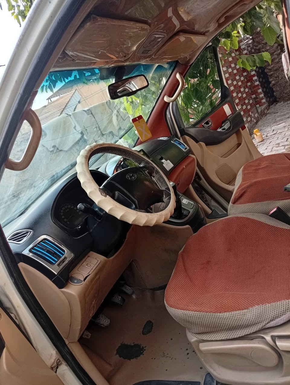 السلام عليكم ستاركس موديل ٢٠٠٩ مفتوح رقمها بابل جديد سياره خير من الله  جاهزة مثل ما موضح بالصورة ماينقصها شي سعرها ١٢٥ بي مجال الشىراي يتصل بخير ويدلل  ***********
