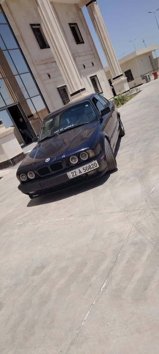 سلام عليكم اخوان
بي ام موديل 95 حجم 525 بجم عريض فول مواصفات 

مكينة وكير حدادية تخم تاير تبريد كهربائيات شاشات دمامات انارات داخلية وخارجيه غرفة ملكي سيارة مال جناي متعوب عليها بالعافية على الياخذها 

السعر 65 وبيها مجال ان شاءالله 

ميسان /المجر الكبير /ناحية العدل 

***********
