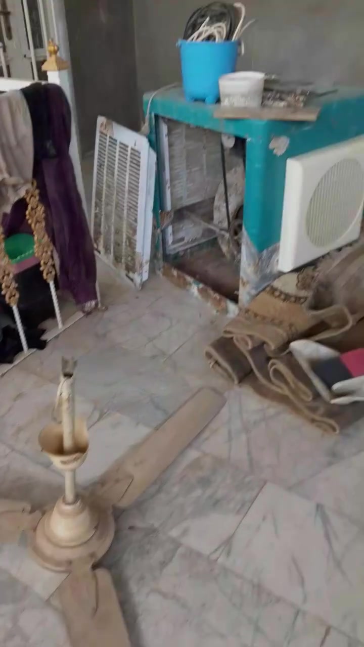 من رخصه مدير الكروب متاح اغراض لبيع *********** هاذه رقم راعيهن اب واتساب
