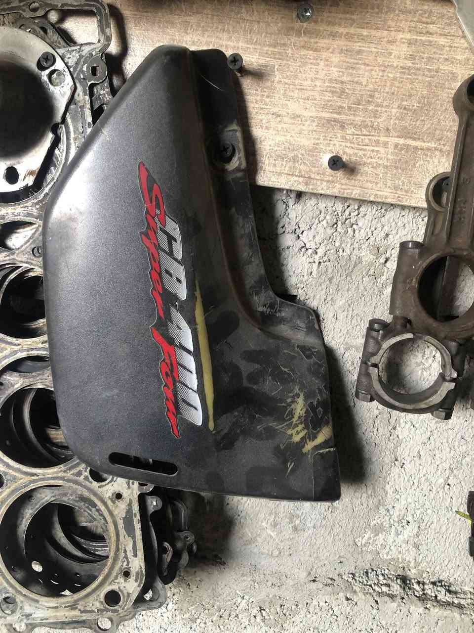 شباب راجس سلف سيبي فور 400 السعر 30 الف شرط الفحص تك صفاحية سيي فور جيل الثاني وصفاحيات f2 600 سعر الصفاحية 30 الف ***********
