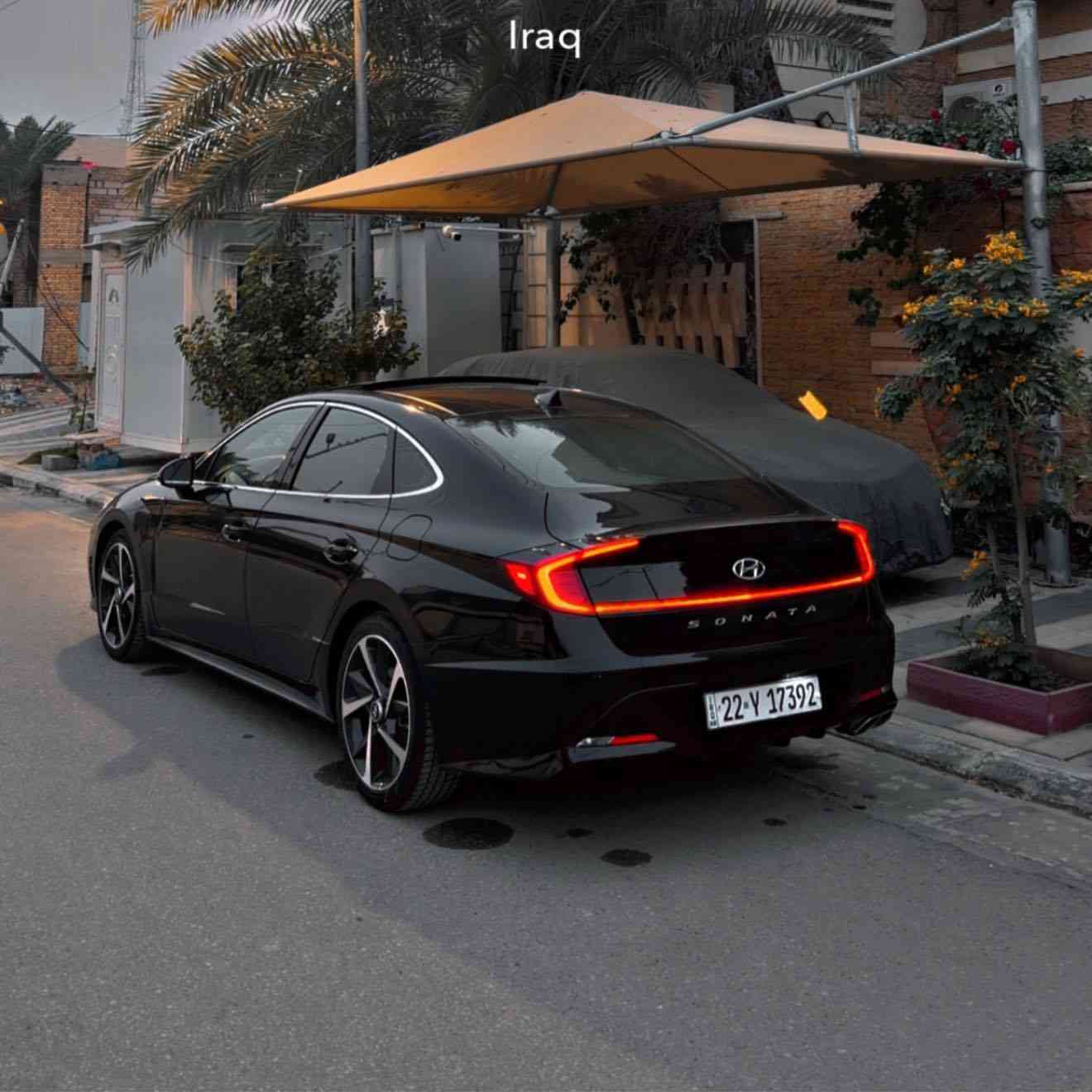 سلام عليكم
Sonata 2023 limited 🖤
مواصفاتها 
فتحه بنوراما 
كشنات كهرباء تدفئه تبريد 
سماعات Bose 🔊
رادارات جانبي وامامي 
كامره خلفيه 
وبعد هواي مواصفات اللمتدد معروفه 
 ضررها جاملغ السايق مبدل وربع البنيد 
سياره جديده وما عوزها شي 
وهذا رقمي اتصل وبيك خير و تدلل 
***********
