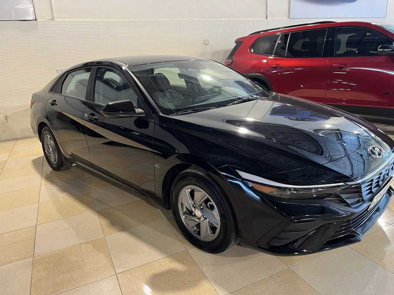 ⸻السلام عليكم 

🚗 للبيع – هيونداي إلنترا موديل 2024
📍 موجودة في اربيل العراق

✅ حالة ممتازة جداً
✅ لون أسود مميز
✅ اقتصادية بالوقود
✅ محرك قوي وناعم
✅ مكفولة من الصدمات
✅ بيها ربع بونت صبوع
✅بدون ارباك بدون داخل
 ✅صورة حادث موجودة 
✅سيارة ماشية 18mi
السيارة نظيفة جداً وجاهزة للاستعمال
السعر خابر رقم و واتس آب 

📞 للاستفسار: (***********)
