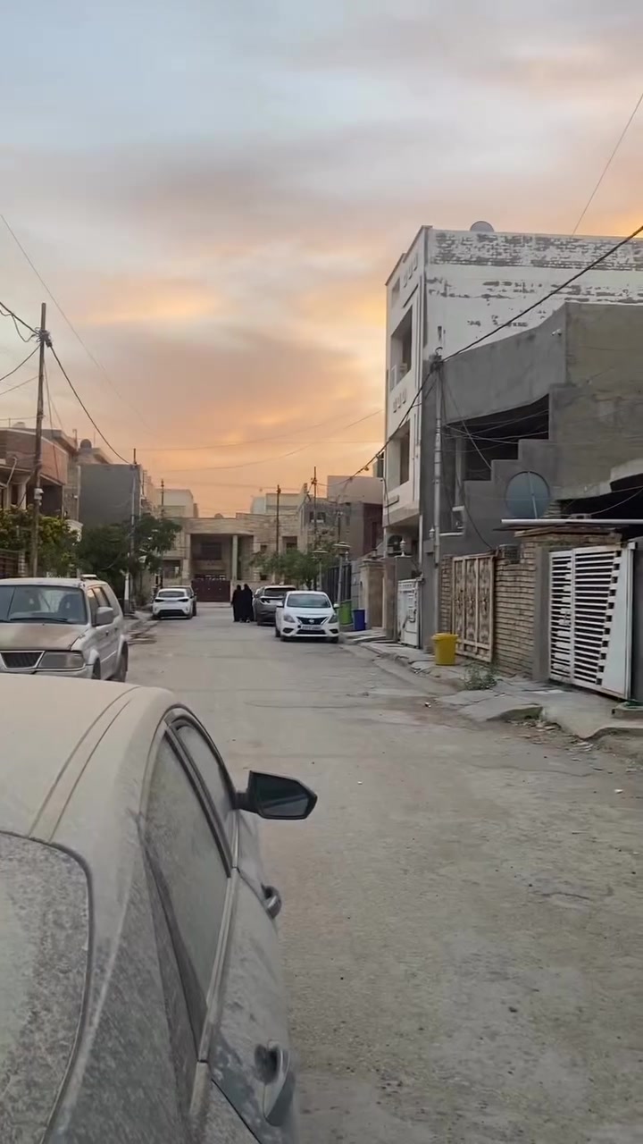 دار للبيع مساحته 100 متر بناء حديث طابو ملك صرف  طابق واحد وطابق ثاني بيتونه وخدمات يحتوي ع غرفه وصاله وخدمات ومطبخ موقع دوره نهايه شارع 60 منطقه رواد قرب كليه هادي ***********
