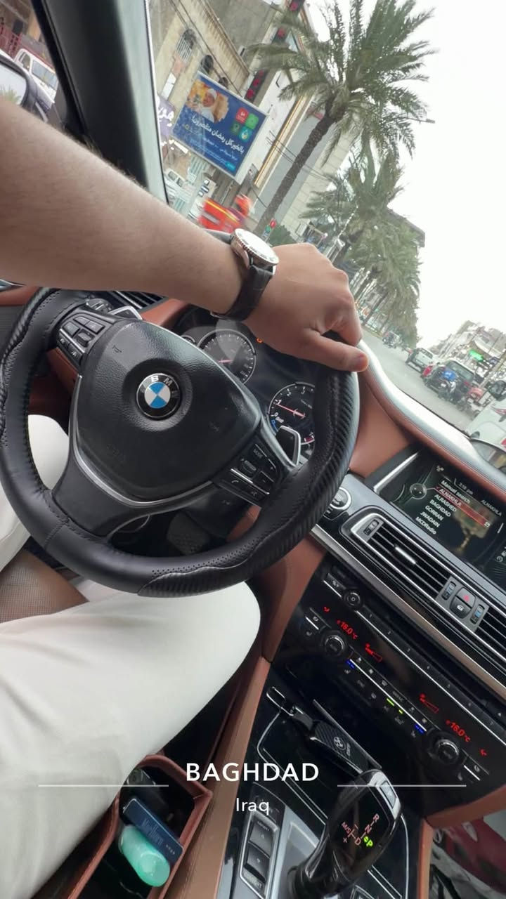 السلام عليكم BMW 750Li  X Driveموديل 2014 v8 twin turbo 4.400 
للبيع او للمراوس 
السياره فول الفول (مواصفات خاصة )
فتحة سقف قماره كنتاره باب طويل وصندوك كهرباء 5 بصمات مع شفط البوب وبردات كهرباء عدد4 وميز طعام عدد 2  و3 شاشات مع سستم صوت نظام تعليق هوائي اوتو  كل مواصفاتهه شغاله ونظافة غرفتها 100‎%‎ ماشيه 167 الف كيلو كير كفاله مكينه جديده وكفاله صفر مسج سياره نظيفه بيهه فقط البنيد مصبوغ بدون حادث وع الفحص واستخدام شخصي مكانهه بغداد للبيع او مراوس (*********** ) والسعر (220 ) ورقه وبيها مجال
