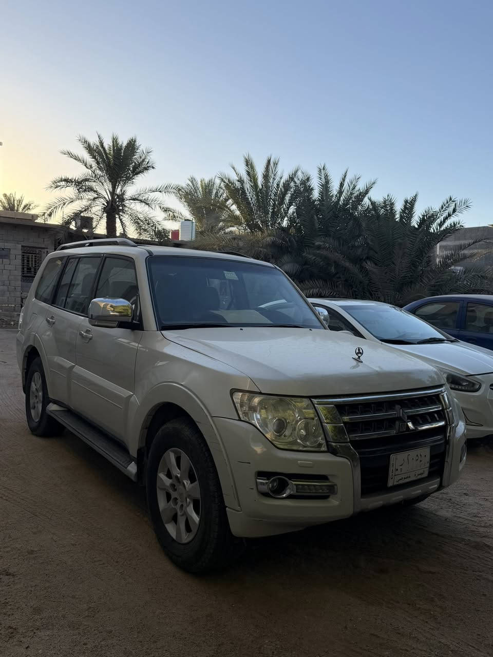 باجيرو 2015 حبتور فول مواصفات 
كراسي جلد وكهرباء 
تحكم ستيرن
لايتات زنون بلاد
شاشة اندرويد
دمام خلفي بلادي
فتحة سقف
محرك 3.5
مرايات شفط
تبريد 3 قطع
السيارة فول مواصفات ومعروفة مواصفات الحبتور 
بيها فقط نص البنيد مصبوغ اثر بطش بدون فتح وبدون معجون وبدون اي حادث وموجودة صورة الضرر 
***********
عنواني البصرة والسعر 195
