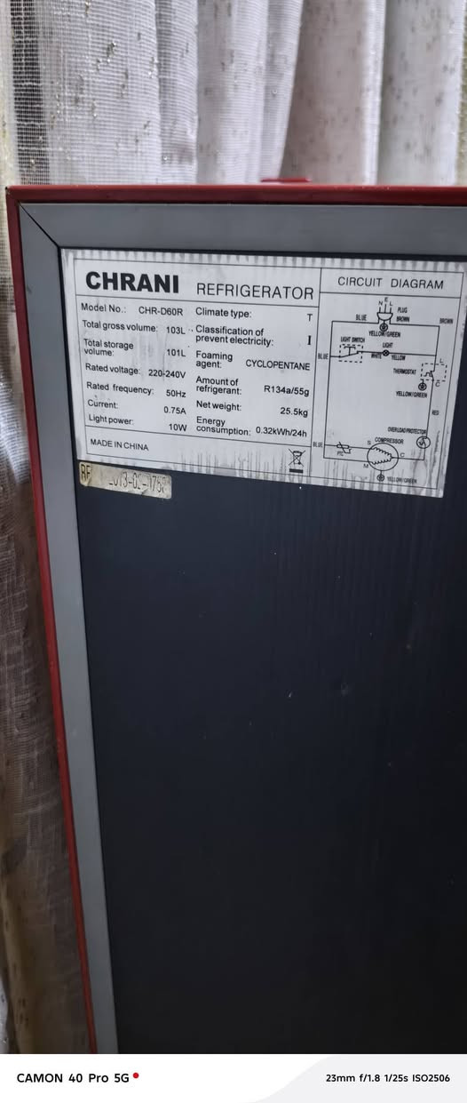 السلام وعليكم ثلاجه غرفه والله اخذتها جديد  وابني لعب بل  البكره وكامت ما تبرد وماعرف شنو صار بيها   اخذتها ٧٥ جديده قص


**إذا كنت صاحب هذا الإعلان وتريد حذفه لأي سبب، رجاءا أرسل رسالة إلى الدعم الفني**