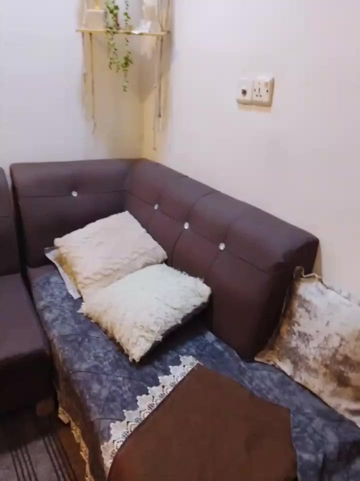 الديوان فقط رجلي مكسوره 75 وبي مجال


**إذا كنت صاحب هذا الإعلان وتريد حذفه لأي سبب، رجاءا أرسل رسالة إلى الدعم الفني**