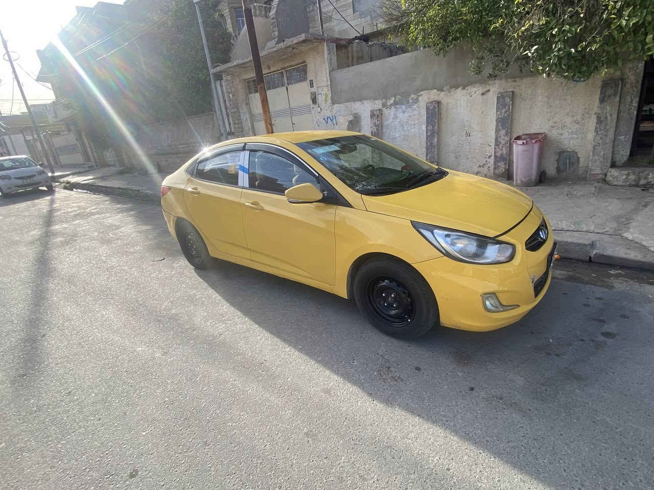 السلام عليكم اكسنت مضلع موديل 15 كير ايتي المرغوب بيها جاملغ الخلفي بدون دواخل *********** السعر 85 وبيها مجال 
مكان السياره موصل انترنيت ما متوفر اتصال فقط
