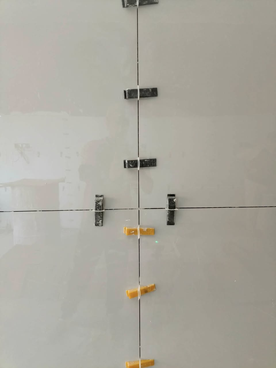 كادر سيراميك ورضيه وتصفير لوح بالمادة وكافة الختصاصات شغل ليزر  متفرغ حالين والتزام  *********** ***********
