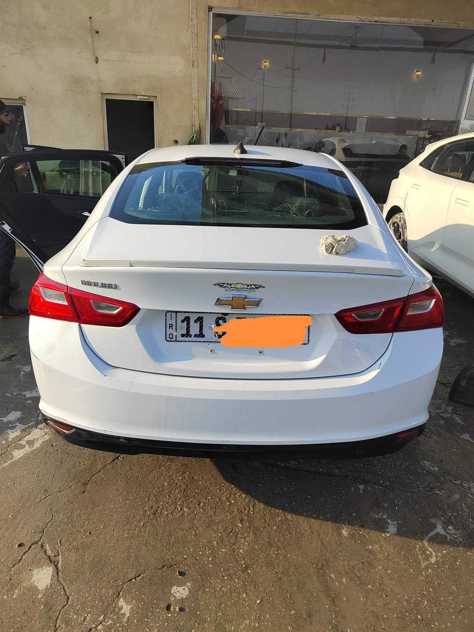 السلام عليكم سيارة شوفرليت ماليبو للبيع فقط 
موديل 2018 LS رقم بغداد المكان كربلاء السيارة كما موضح بالصور السعر 100 ورقه وبيها مجال للأستفسار الأتصال على *********** او مراسلة الصفحة
