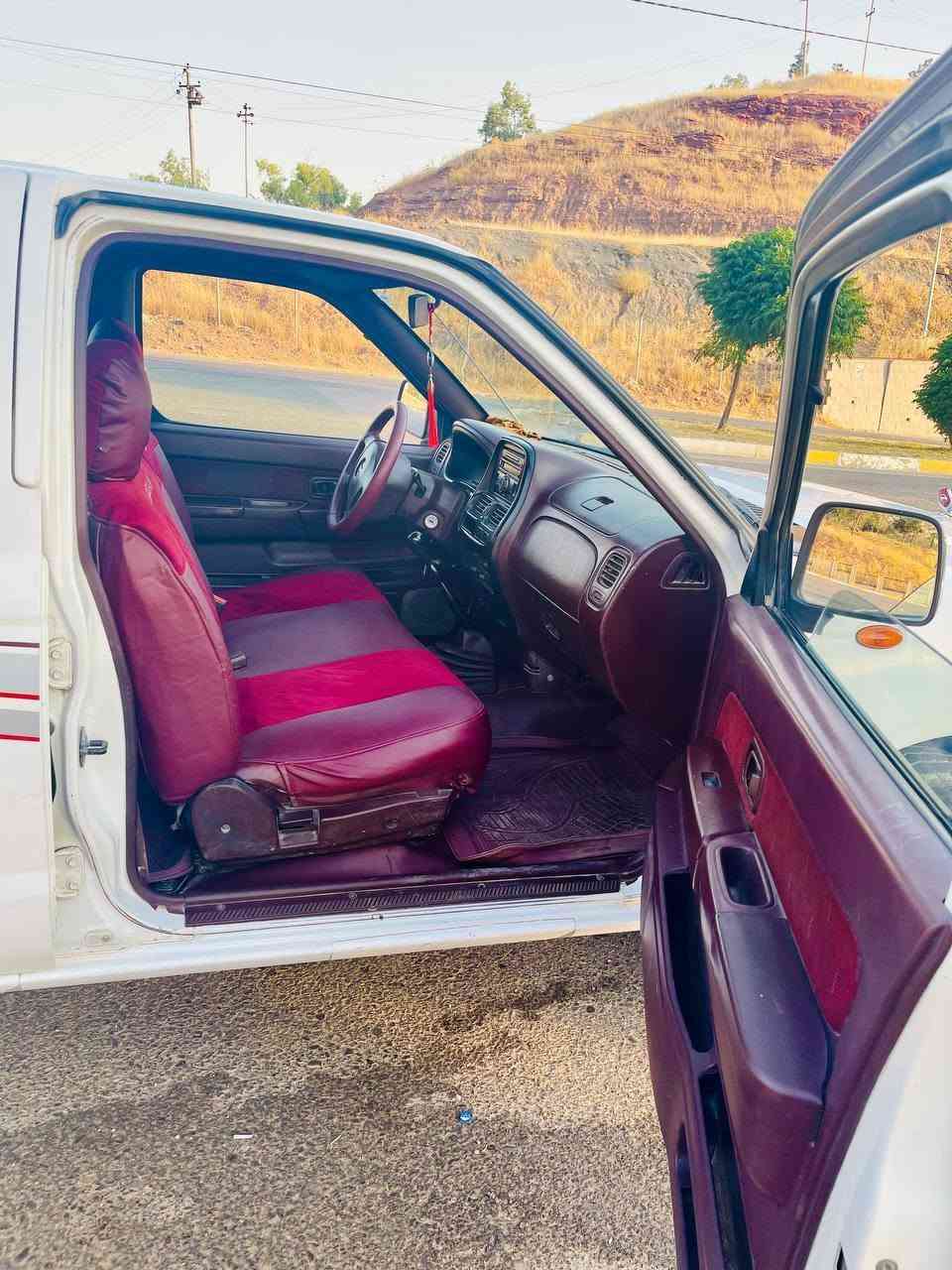 پیکاب نیسان 2009یابانی سەنەوی تاکۆتایی 2031نوێیە  چوارجاو کارەبا گێڕو مەکینەو تەبریت وبەناوکردن بەشەرت ، دوو سێ پەڵە سبوخی هەیە سۆنەریم داناوە  نرخی 135و مەعمەلە ***********

