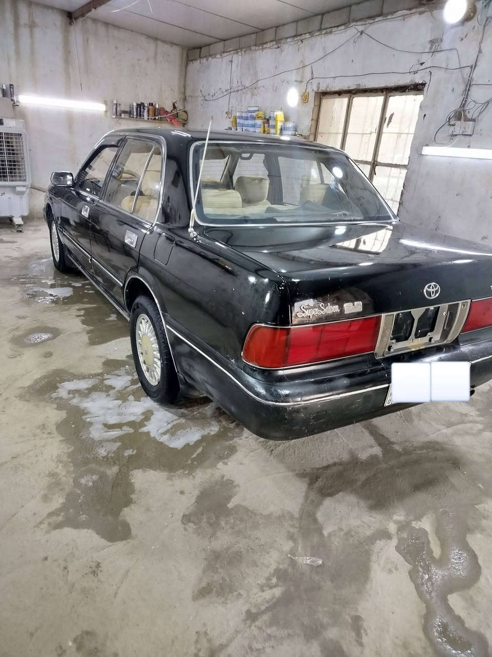 سلام عليكم يوجد بوليش كافة انواع السيارات مع حمام للغرفه جلي لايتات تكحيل الخدوش تلميع الجام والدواخل صالون كامل لسياره المكان بصره قضاء القرنه رقم الهاتف ***********واتساب
