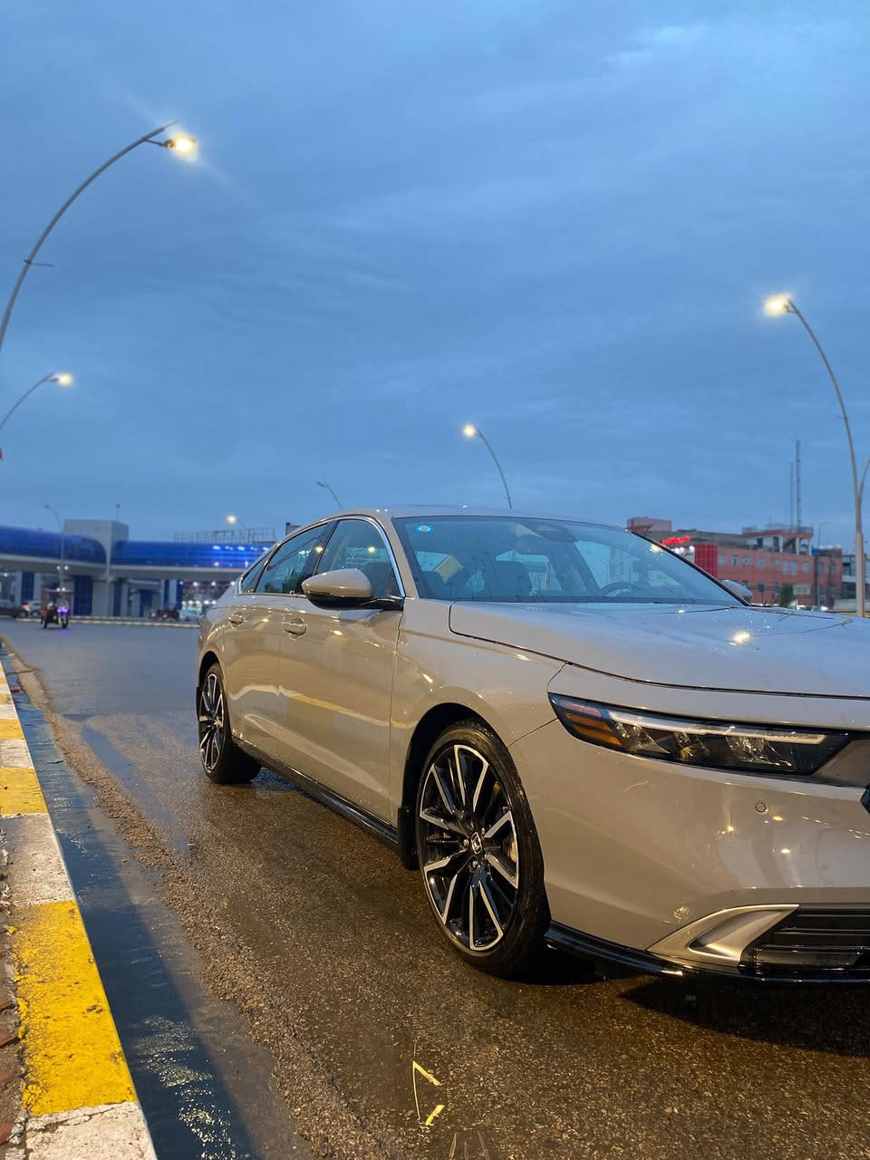 هوندا اكورد تورنك 2023 المواصفات معروفه بتورنك ماشيه 51 الف كيلو قابلة للزيادة جاهزه من كلشي مكينه 2000 
الضرر مرفق مع الصور مكانها الرمادي السعر 217 
***********
*********** واتس
