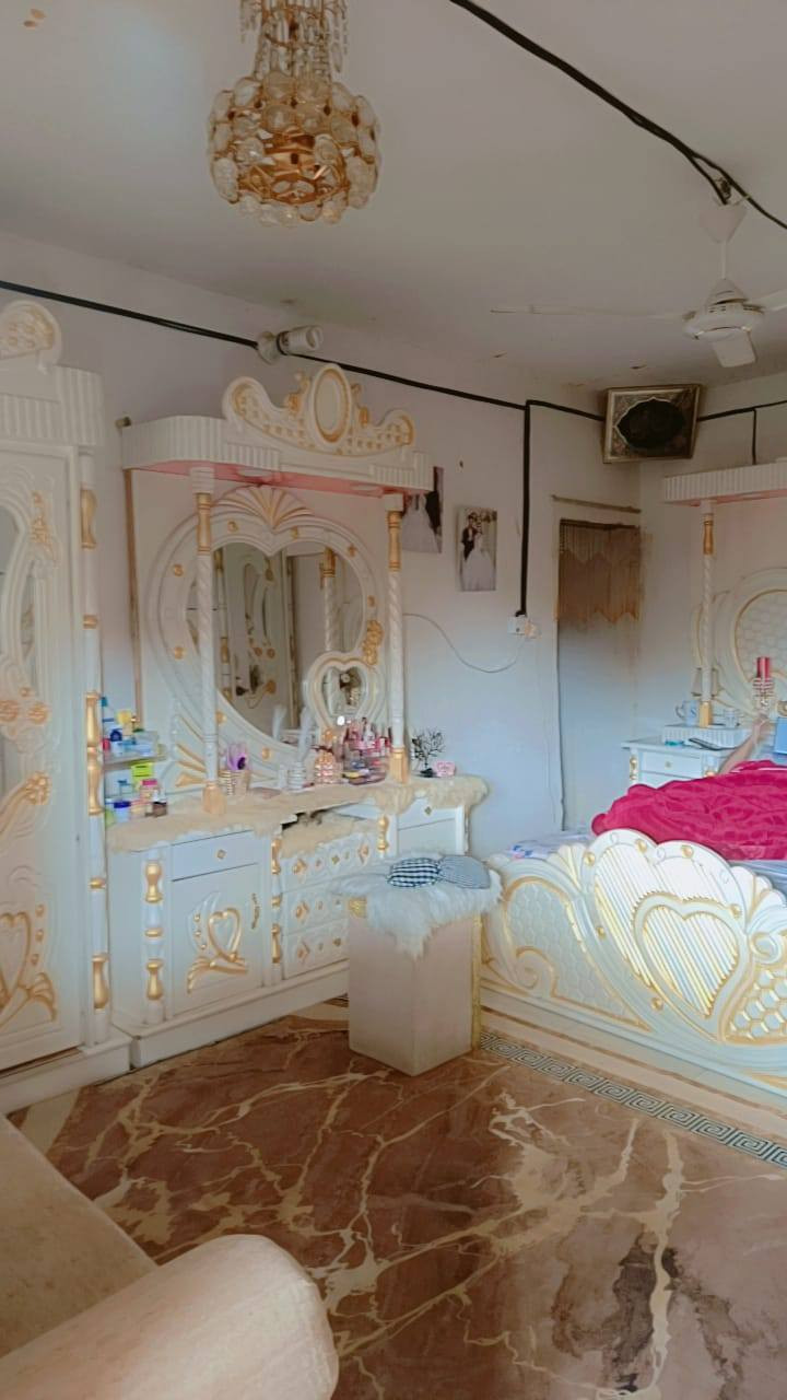 بيت زراعي بناء بلوك عكاده ناصريه قرب شركت نفط مقابيل الخميسات او مطعم نافورى 200  4 غرف وصاله و4 مناور ومطبخ وصحيات البيت مرتب وكله سيراميك  والممر خارجي 
الغرف  5 في 4 عدد 2 
والثالثه 5 ونص في 5 
المطبخ 4 في 3تريد عقارك ينباع بسرعه ماعليك بس تراسلنه والباقي علينه*********** وتساب
