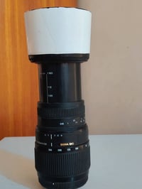 زوم ٧٠.٣٠٠ سكما نيكون للبيع اكو توصيل كافة المحافظات 07805301805 وتساب