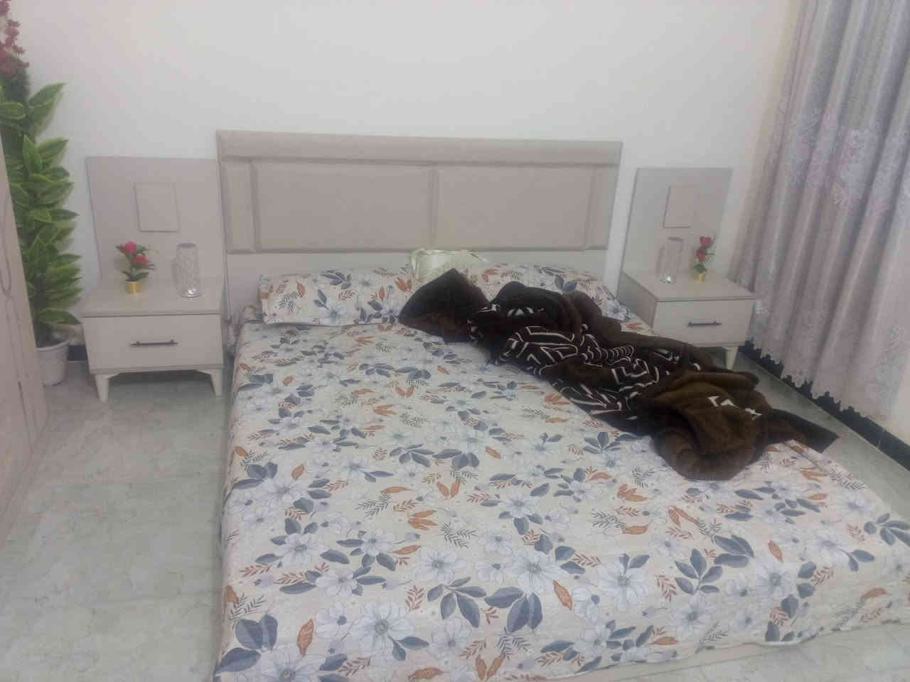 السلام وعليكم غرفه تركي ستعمال شهر بجيس هيه ودوشك سعرهه 450مكاني الدوره حي دجله هاتف ***********
