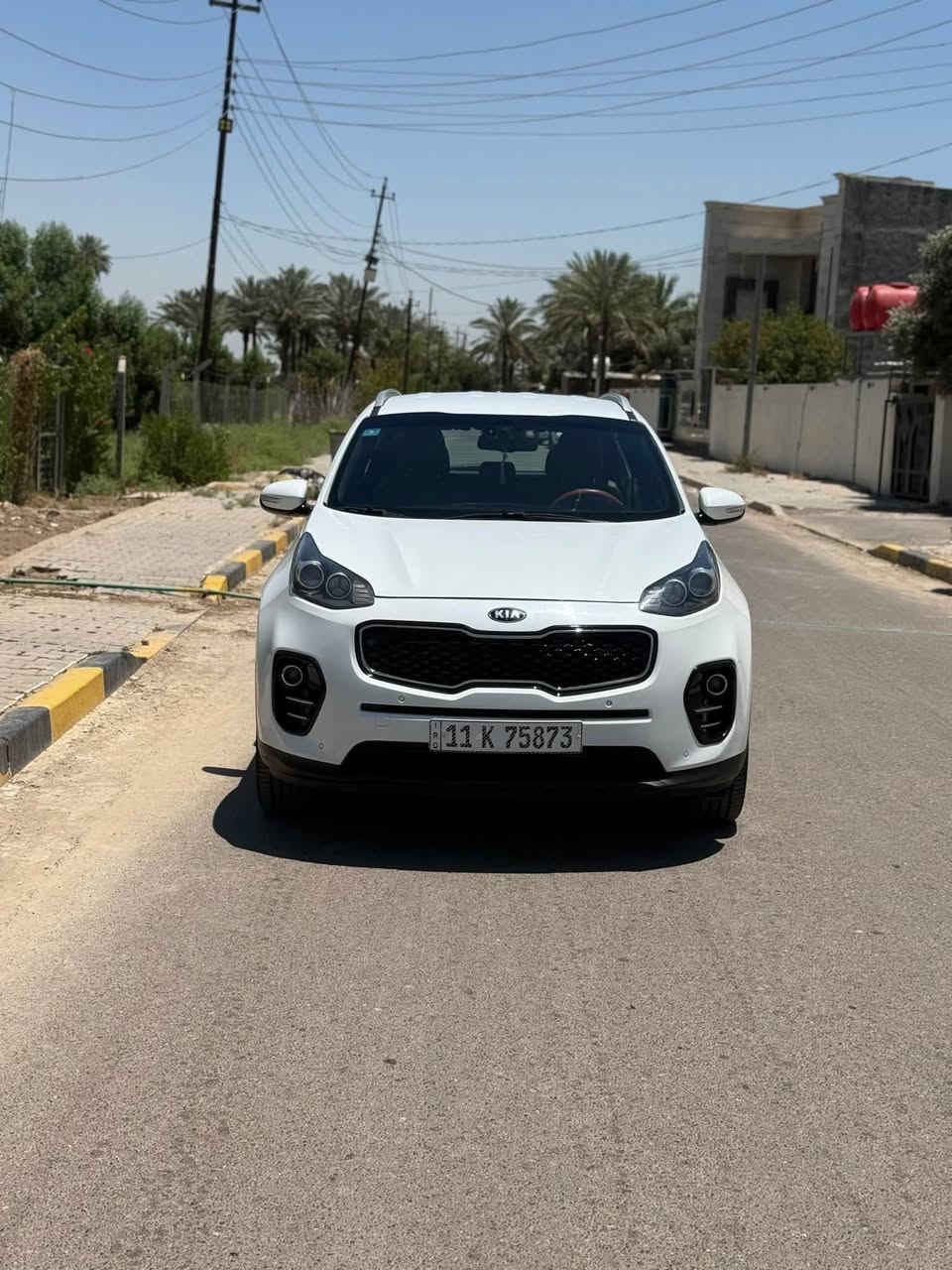 للبيع
سبورتج موديل ٢٠١٧ خليجي رقم بغداد محرك ٢٠٠٠ دوش فول مواصفات عدى البنوراما 
بصمه ابواب وبصمه تشغيل 
اشاره ترحيب 
داخل جلد حمصي 
دبل كشن كهرباء 
سايد بريك دكمه 
كامره  حساس امامي وخلفي 
تبريد شاشه 
بيها جاملغ امامي تبديل اصلي نفس الون بدون دواخل بدون ايرباك والباقي مكفول سياره جاهزه للاخير تبريد وتخم تاير وحداديه كله جديد المحرك والكير ع وضع الشركه غير مفتوح 
#السعر ١٦٥ وبيها مجال
مكاني المحموديه
للستفسار ***********
