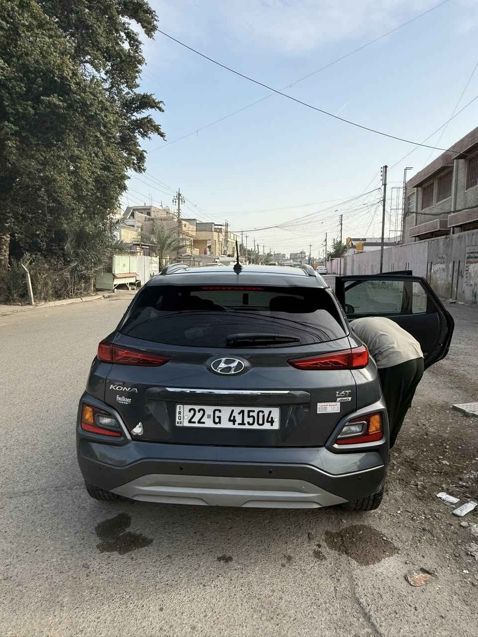 سلام عليكم
كونا موديل 2018 فول مواصفات للاخير 4x4 فور ويل السيارة ماشية 55 الف ميل 

حادث فقط بنيد مثل ما موضح بصورة حادث بسيط جداً بدون دواخل 

سيارة باسمي شرط التحويل 

سيارة كامل مواصفات 

* رادار خلفي جانبي 

كامرة شاشة لمس كار بلي 

تحكمات وضعيات قيادة سبورت جبلي فور ويل 

فتحة سقف بنرما 

مقاعد جلد كهرباء 

تدفئة مقاعد 

سيارة كير مكينة تبريد صدر تايرات تخم اربعة جدد

ارضية مغلفة جلد 

سبير جك ولعدة كاملة طفاية مثلث كلشي حتة تاير اضافي السيارة كاملة للاخير 

رقم اربيل باسمي سعر 123


**إذا كنت صاحب هذا الإعلان وتريد حذفه لأي سبب، رجاءا أرسل رسالة إلى الدعم الفني**