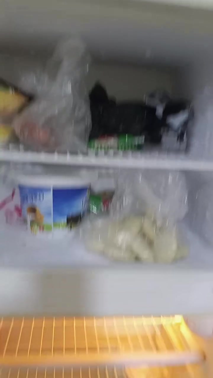 للبيع ثلاجه مستعجل تواصل ***********
