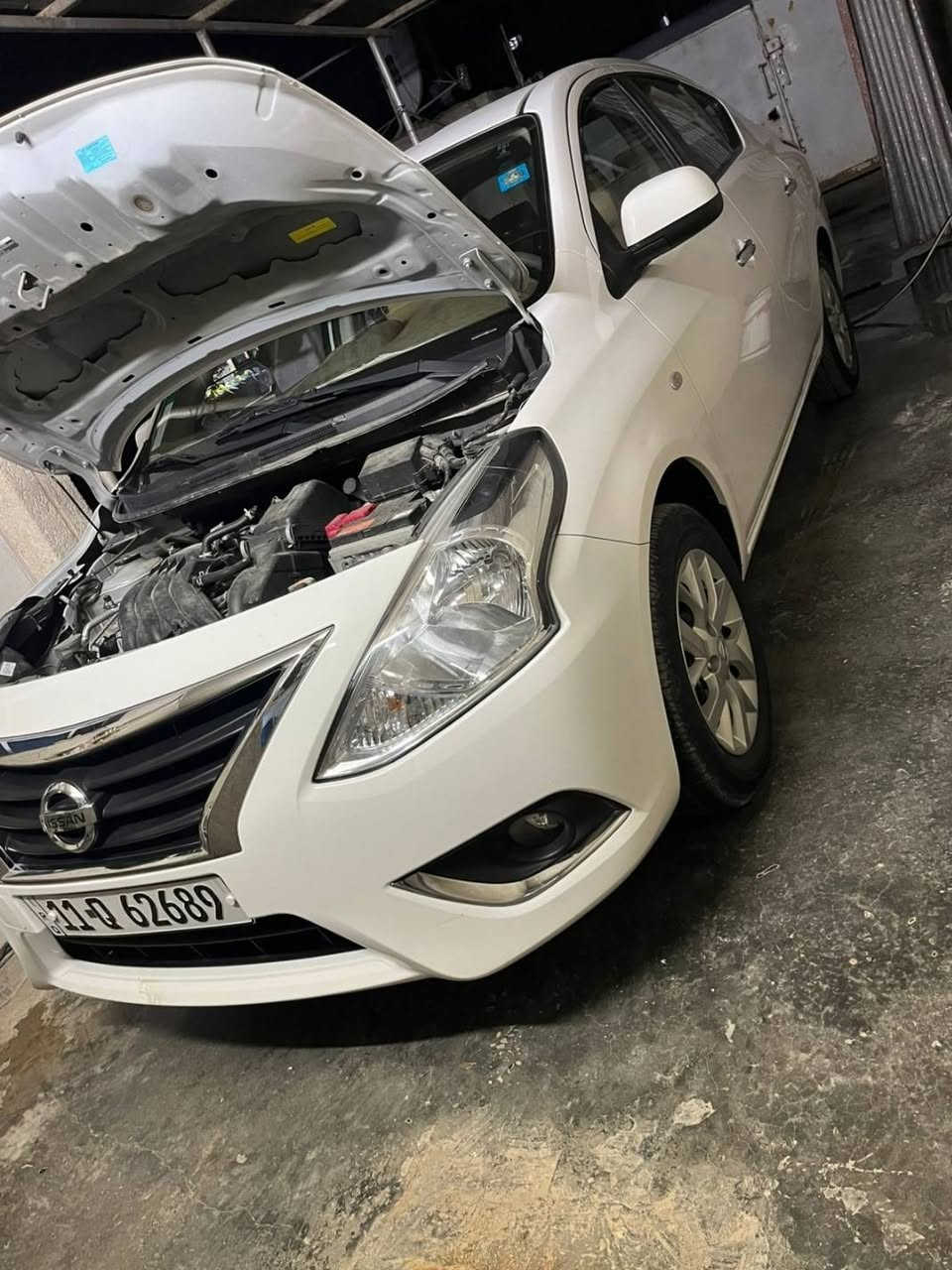 سلام عليكم 
سياره نسان سني هندي اعله موصفات بنسان السني السياره دوشمه عام 
موصفات السياره 
تحكم سترون
٤ جام كهربائي 
٥تبريد خلفي
٦ويل كب 
٧ مديل ٢٤ 
تيارات الشركه بيها جديد وباتري الشركه بيها السياره ماشيه ٤٤ الف 
رقم الهاتف *********** او ***********
