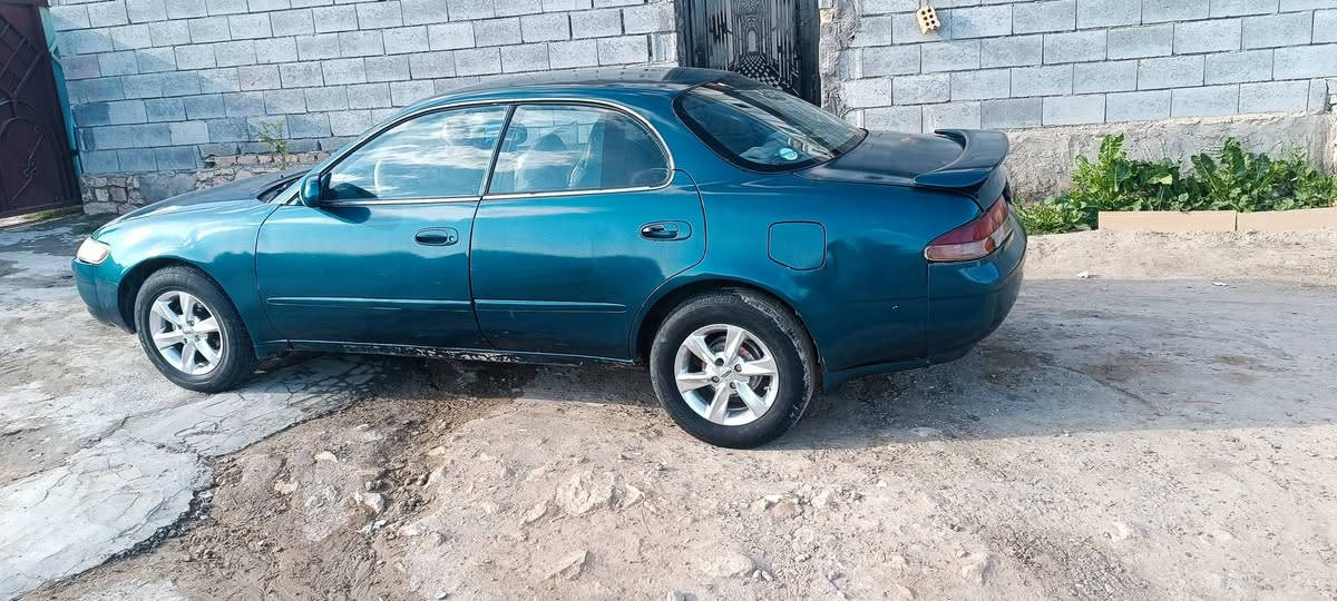 توتوتا كورلا  موديل 1992  محرك جديد كير اوتو  جديد صدر  جديد بيع او  مراوس *********** عنوان الرمادي
