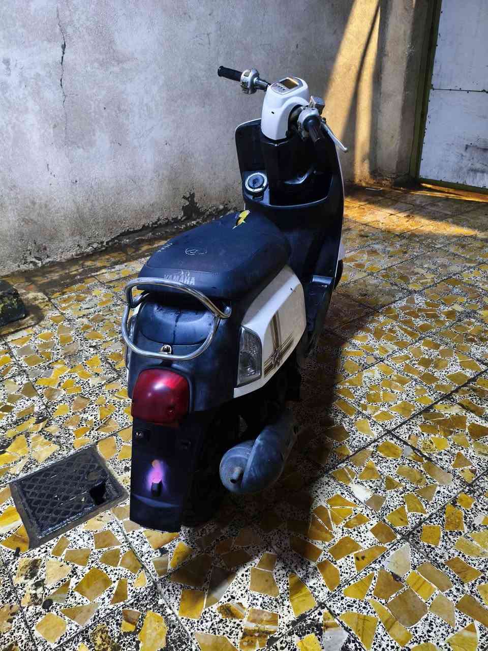 بوليس نوزل مستعمل قليل جدا 

كلشي بلادي حتى الكفرات بلادي بس اجن ما مختمه المكينه ما مفتوحه جايبه من الرمبه شلعه ومعدل ودائما افول محسن بس مرتين لو ثلاث مفول عادي وبيه كسور خفيفه 

السعر 835
الرقم ***********
