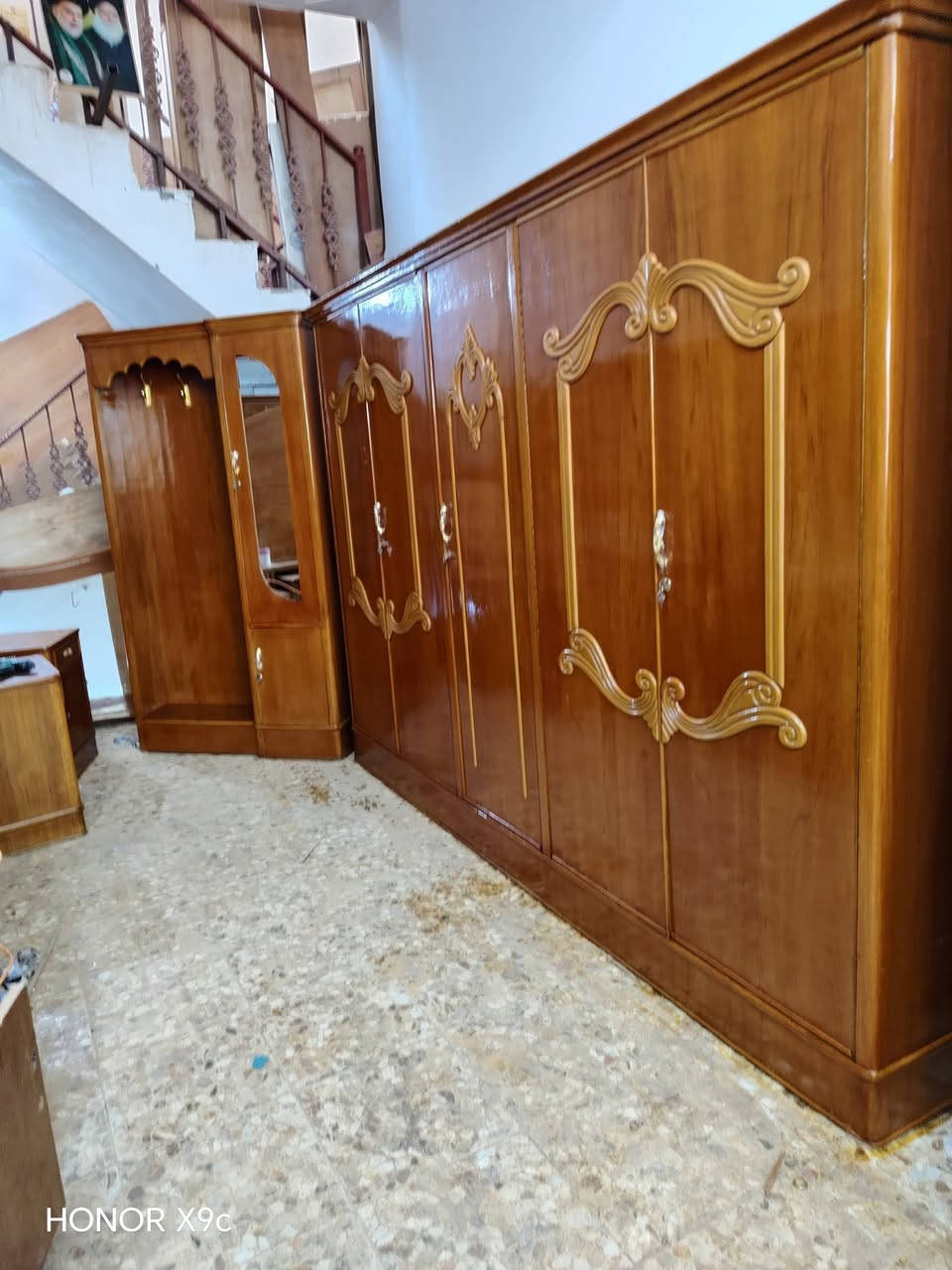 السلام عليكم غرفه كامله ام الخمس بيبان شغل درجه اولى تسكام غرفه كامله وجاهزه اي نقص ما بيها الوجه صاج خمسه ملم الغرفه كلش حلوه نظافتها 100% جاهزه وكامله مستعمله خمس بيبان صاج السعر 675 شامل الشد والتوصيل مجاني داخل النجف ***********
