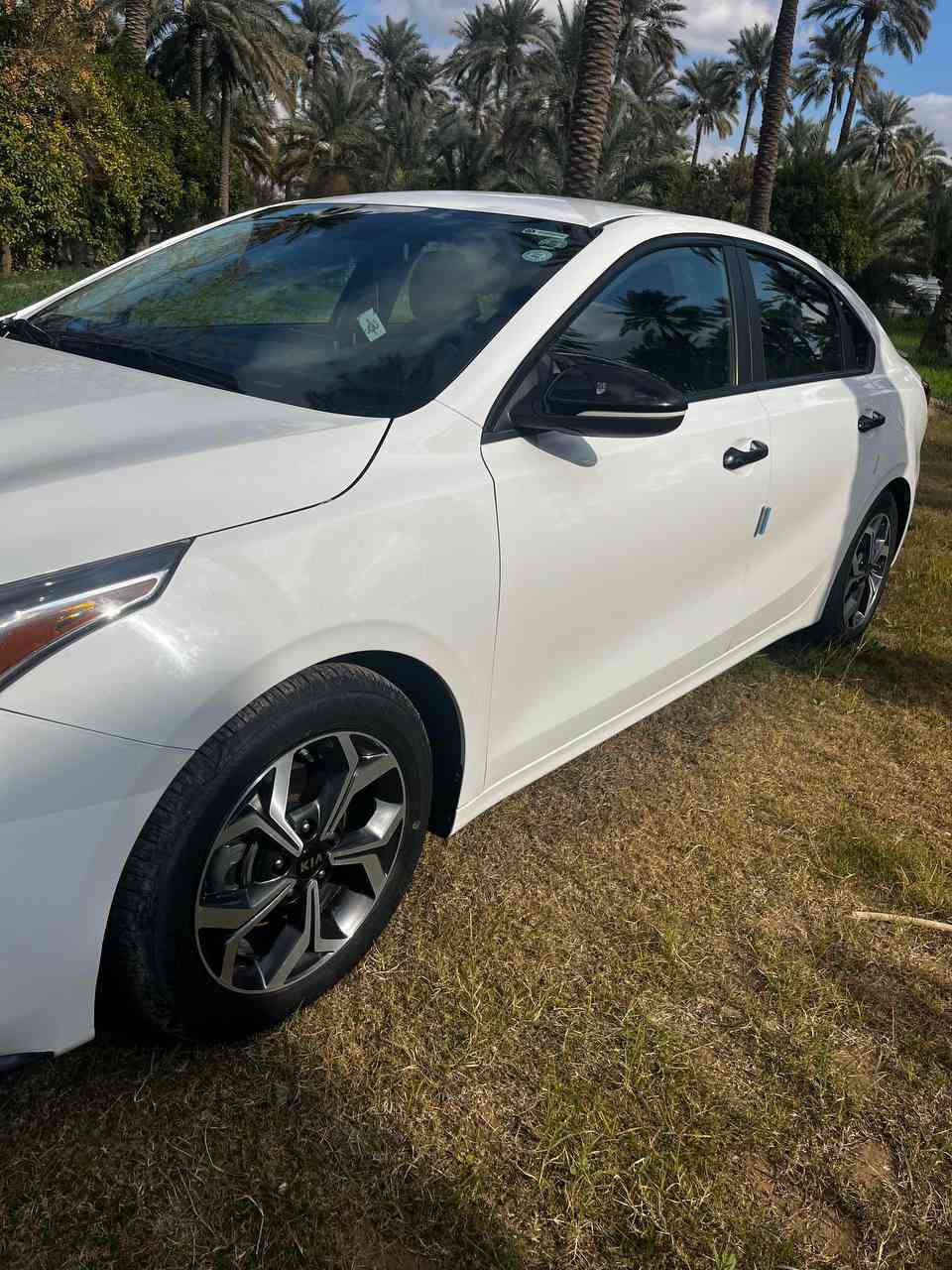 سيارتي فورتي موديل 2021 وارد امريكي رقم اربيل نضيفة  سيارة مال جناي  ضربتها جاملغ و نصف من البنيد مرفقة مع السونار. حدادية فول تبريد فول باتري جديد تخم تاير جديد سعر سيارة 135 و بيها مجال مكان السيارة بغداد المدائن قرب بسماية *********** يوجد واتساب
