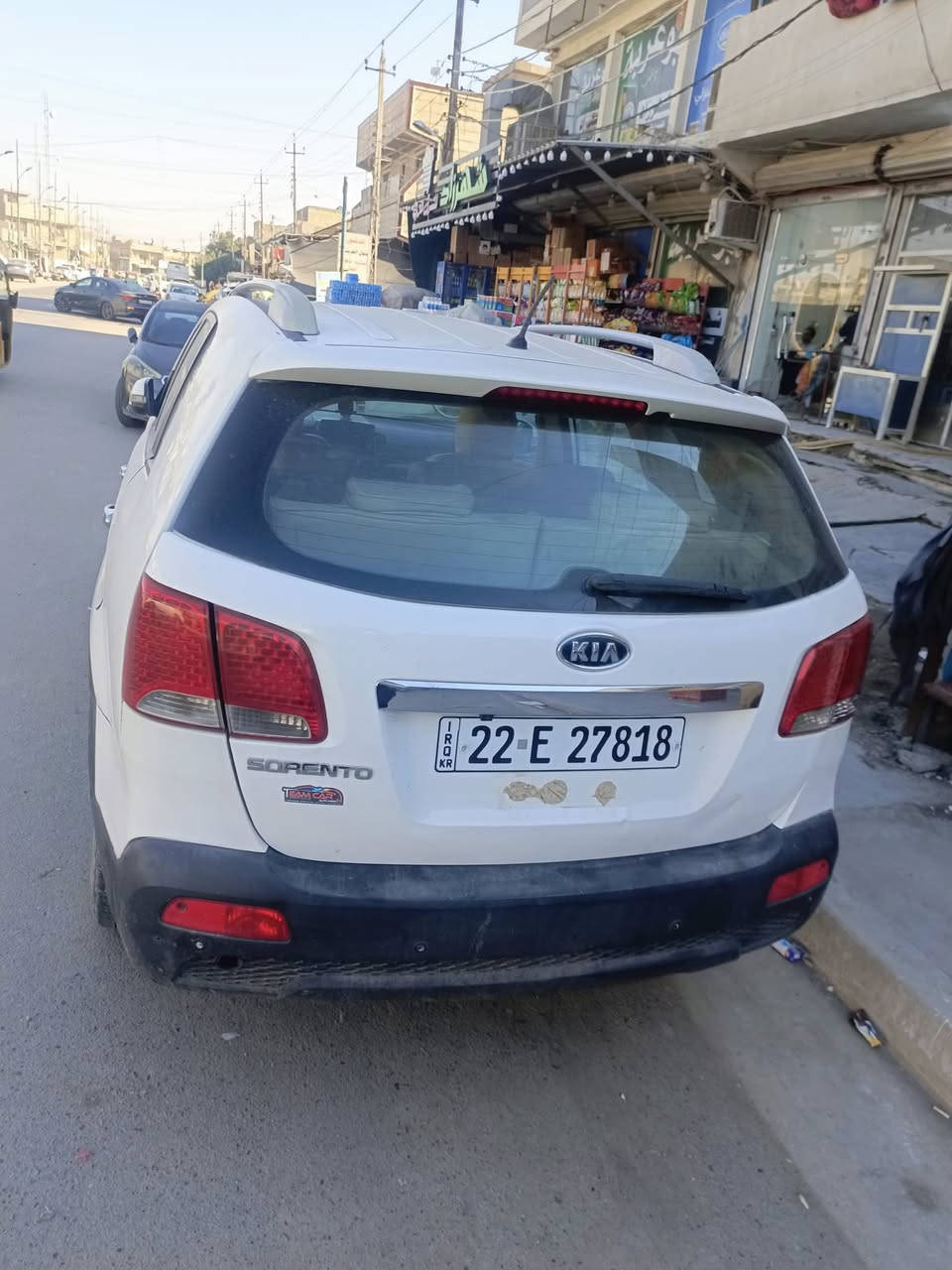 السلام عليكم سورنتو ٢٠١٢ خليجي محرك ٢٤٠٠ 
رقمها أربيل باسمي  
السياره بيه ٥ قطع صبغ بدون دواخل ابيع حزام 
محرك خير من الله 
الكير خير من الله 
تبريد  تدفئة  فول  
مري شفط 
بصمه 
شاشه كبيره 
سبعه راكب 
السياره حلوة بالعافية ع إلي يأخذها 
 ***********
السعر ١٢٥ وبيه مجال بسيط
